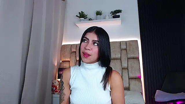 Snapshot of little_sophie18 chatting on February 2025 11:15:02 PM little sophie18 online show from February 2025 11:15:02 PM