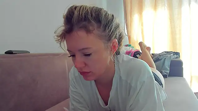 foxy blond online show from May 2026 12:50:01 AM