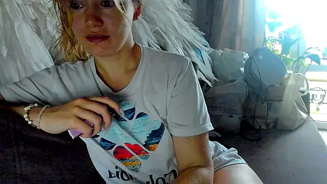 foxy blond online show from May 2026 12:30:02 AM