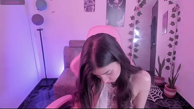 Snapshot of cami_mila9 chatting on September 2025 08:10:01 PM cami mila9 online show from September 2025 08:10:01 PM