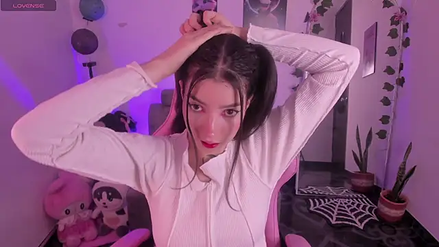 Snapshot of cami_mila9 chatting on October 2025 09:49:02 PM cami mila9 online show from October 2025 09:49:02 PM