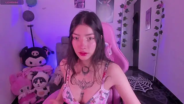 Snapshot of cami_mila9 chatting on November 2025 09:59:02 PM cami mila9 online show from November 2025 09:59:02 PM