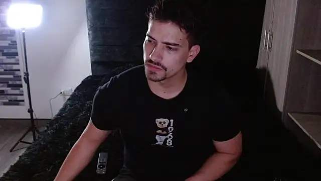 Snapshot of Ian_Daviz chatting on March 2026 07:32:01 PM Ian Daviz online show from March 2026 07:32:01 PM