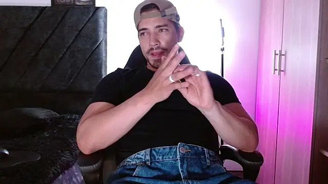 Snapshot of Ian_Daviz chatting on April 2026 12:28:01 AM Ian Daviz online show from April 2026 12:28:01 AM