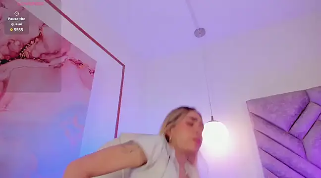 Lucy Vega online show from December 2024 05:18:02 PM