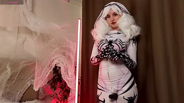 sarahUwU online show from March 2025 12:16:02 AM