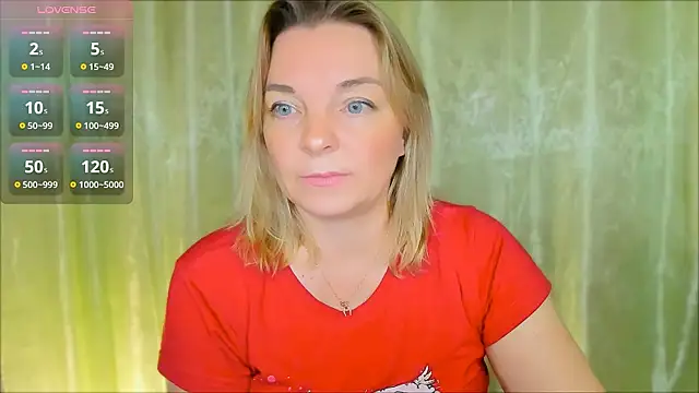 Snapshot of Regina__blue chatting on December 2024 06:20:02 PM Regina blue online show from December 2024 06:20:02 PM