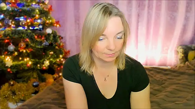 Snapshot of Regina__blue chatting on December 2024 03:52:01 PM Regina blue online show from December 2024 03:52:01 PM