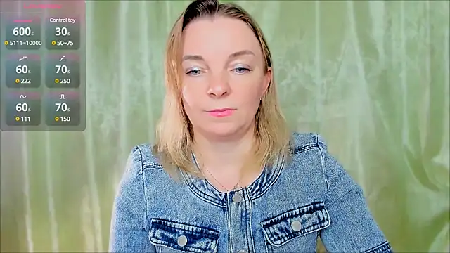 Snapshot of Regina__blue chatting on February 2025 06:03:01 PM Regina blue online show from February 2025 06:03:01 PM