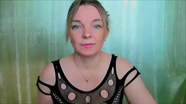 Snapshot of Regina__blue chatting on February 2025 11:55:01 AM Regina blue online show from February 2025 11:55:01 AM