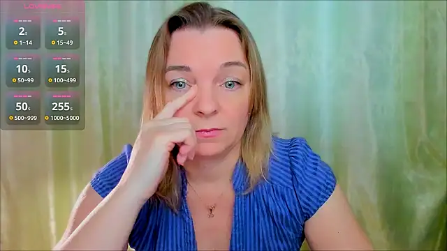 Snapshot of Regina__blue chatting on February 2025 03:18:02 PM Regina blue online show from February 2025 03:18:02 PM