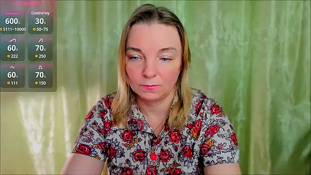 Snapshot of Regina__blue chatting on March 2025 08:32:02 PM Regina blue online show from March 2025 08:32:02 PM