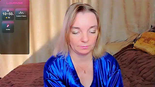 Snapshot of Regina__blue chatting on October 2025 05:54:02 PM Regina blue online show from October 2025 05:54:02 PM