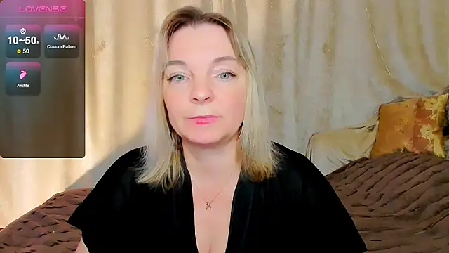 Snapshot of Regina__blue chatting on October 2025 03:36:01 PM Regina blue online show from October 2025 03:36:01 PM