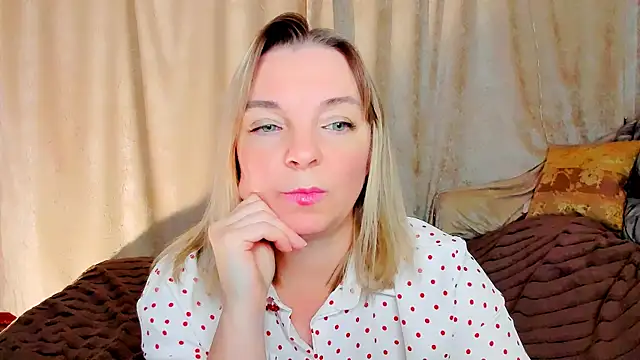 Regina  blue online show from December 2025 03:10:01 PM