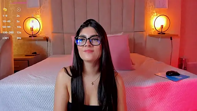 Amy-Saenz online show from November 2025 03:00:02 PM