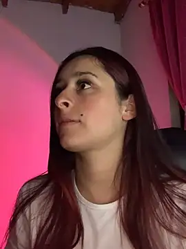 Snapshot of hannaa_brown chatting on February 2025 03:40:01 AM hannaa brown online show from February 2025 03:40:01 AM