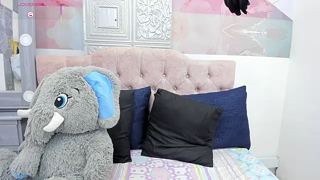 EvaaLovia1 online show from March 2025 04:24:01 PM