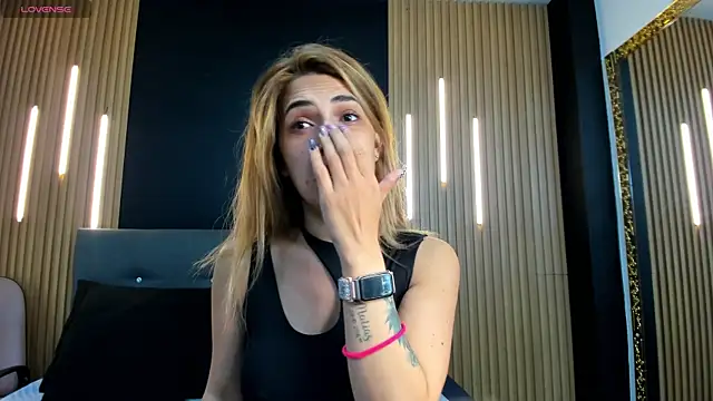 EvaaLovia1 online show from May 2026 01:27:02 PM