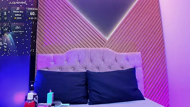 EvaaLovia1 online show from June 2026 01:17:02 PM