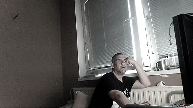 YouWantMe666 online show from June 2026 07:07:01 PM