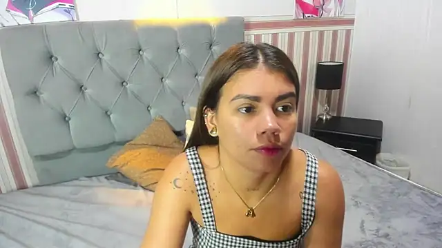 Snapshot of Gissel_Angel chatting on March 2025 11:42:01 PM Gissel Angel online show from March 2025 11:42:01 PM