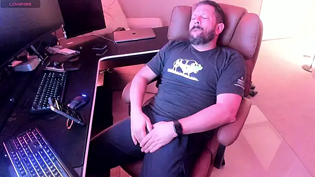 Snapshot of boytoyfrindles chatting on March 2026 11:39:02 AM boytoyfrindles online show from March 2026 11:39:02 AM