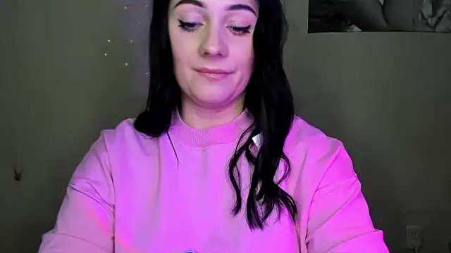 Snapshot of Emelyblum chatting on December 2024 11:46:02 PM Emelyblum online show from December 2024 11:46:02 PM