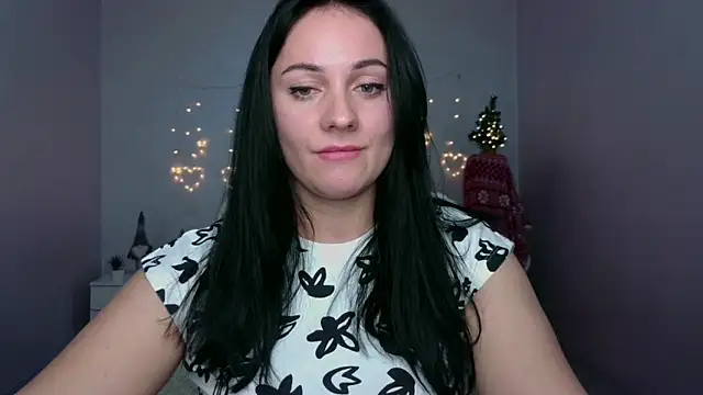 Snapshot of Emelyblum chatting on December 2024 09:36:02 PM Emelyblum online show from December 2024 09:36:02 PM