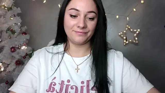 Snapshot of Emelyblum chatting on January 2025 12:00:01 AM Emelyblum online show from January 2025 12:00:01 AM