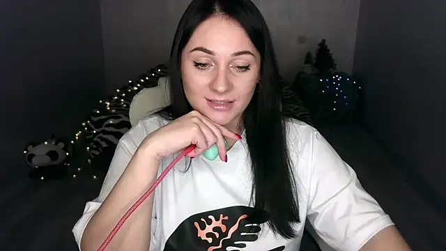 Snapshot of Emelyblum chatting on January 2025 02:14:01 AM Emelyblum online show from January 2025 02:14:01 AM