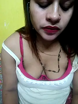 Sexyranibhabhi online show from April 2026 02:33:01 PM