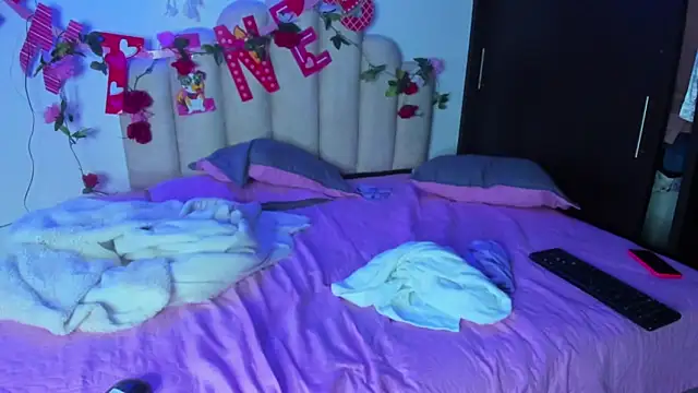 Snapshot of NaomiAsha chatting on February 2025 11:21:02 AM NaomiAsha online show from February 2025 11:21:02 AM