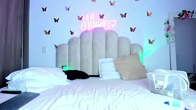 Snapshot of NaomiAsha chatting on October 2025 10:19:01 PM NaomiAsha online show from October 2025 10:19:01 PM