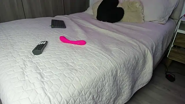 Snapshot of NaomiAsha chatting on March 2026 08:34:01 PM NaomiAsha online show from March 2026 08:34:01 PM