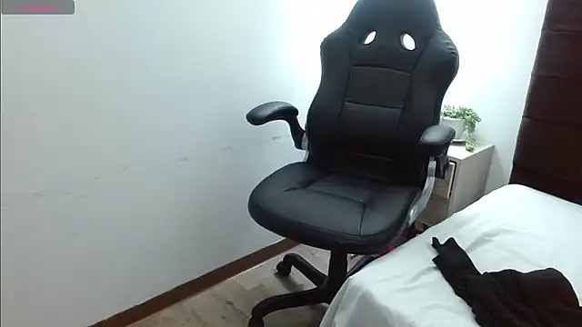 AlexandraJones  online show from September 2025 10:31:01 PM