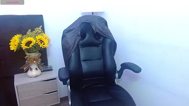 AlexandraJones  online show from October 2025 10:19:02 AM