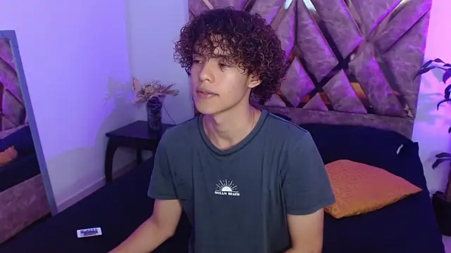 nickolas moon online show from February 2025 02:34:02 PM