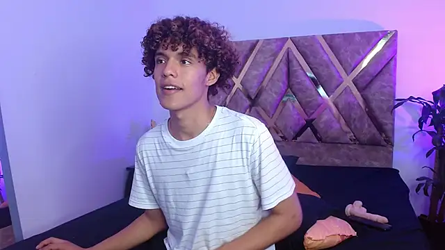 nickolas moon online show from February 2025 07:35:02 PM