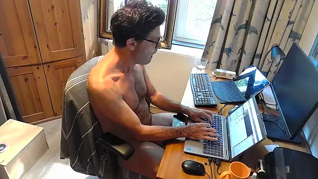 Snapshot of RolfS chatting on July 2026 07:34:01 AM RolfS online show from July 2026 07:34:01 AM
