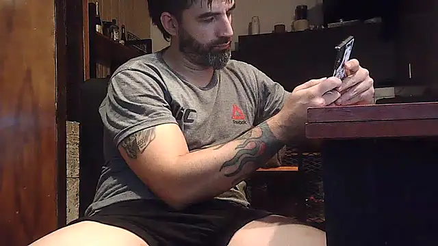 Snapshot of ozzypsico13 chatting on January 2025 12:57:02 AM ozzypsico13 online show from January 2025 12:57:02 AM