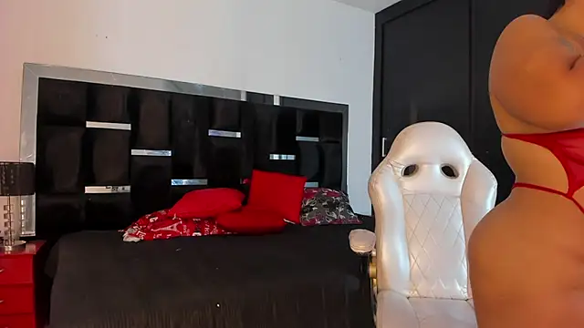 Snapshot of Tasha_Sant chatting on November 2025 09:13:01 PM Tasha Sant online show from November 2025 09:13:01 PM