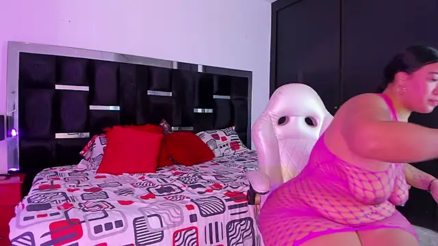 Snapshot of Tasha_Sant chatting on November 2025 08:31:01 PM Tasha Sant online show from November 2025 08:31:01 PM