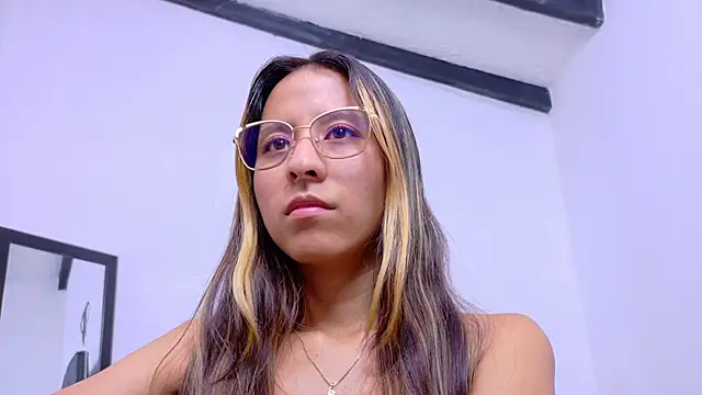 Snapshot of Skinny_hottie18 chatting on January 2025 01:32:01 PM Skinny hottie18 online show from January 2025 01:32:01 PM