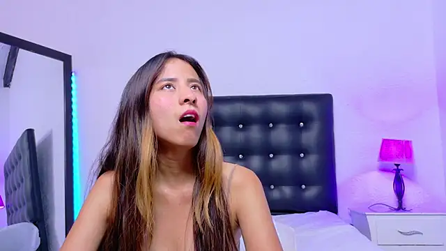 Snapshot of Skinny_hottie18 chatting on September 2025 01:43:02 PM Skinny hottie18 online show from September 2025 01:43:02 PM