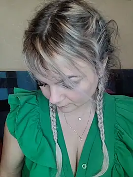 candy queeen online show from December 2025 08:19:02 AM