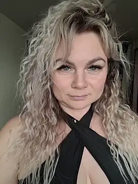 candy queeen online show from February 2026 10:04:01 AM