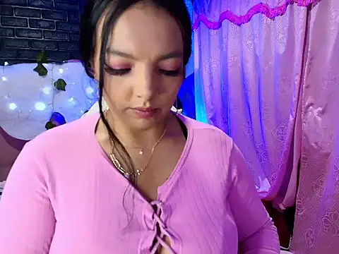 Snapshot of loren_tits24 chatting on December 2024 10:41:02 PM loren tits24 online show from December 2024 10:41:02 PM