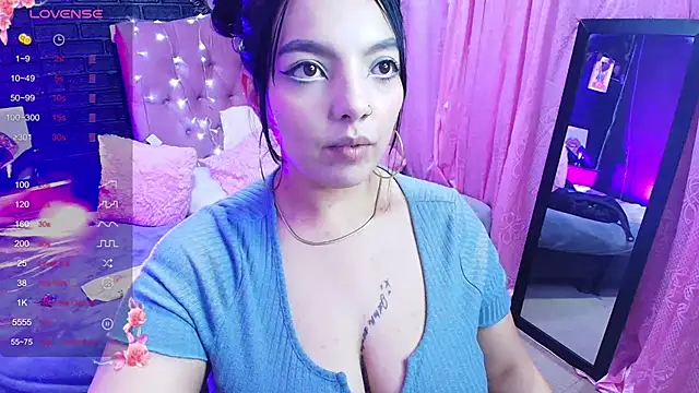 Snapshot of loren_tits24 chatting on September 2025 09:58:02 PM loren tits24 online show from September 2025 09:58:02 PM