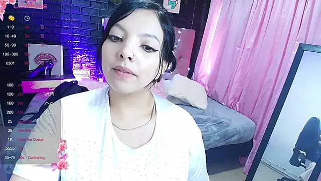 Snapshot of loren_tits24 chatting on September 2025 09:52:02 PM loren tits24 online show from September 2025 09:52:02 PM